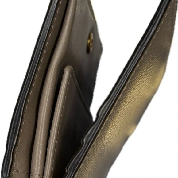 Fendi F Beige Leather Bi-Fold Wallet with Gold Logo. 31/2 X 41/2 - Picture 15 of 16